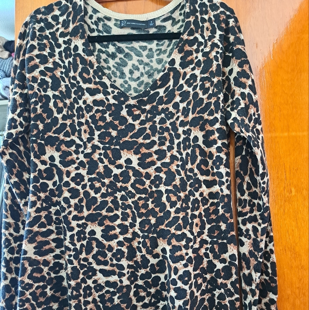 Leopard Print Long Sleeve Top